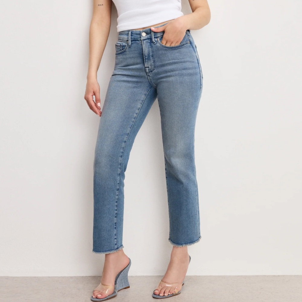 Good American Light Wash Cropped Straight Jeans